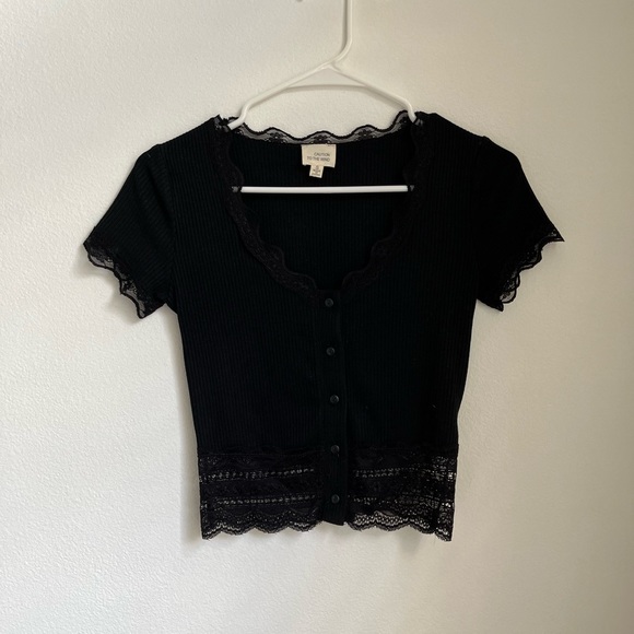 Caution To The Wind Tops - Caution to the wind black lace crop top.